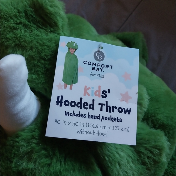 NWT Comfort Bay Kid’s Hooded Green Dinosaur Throw With Hand Pockets - Picture 2 of 3